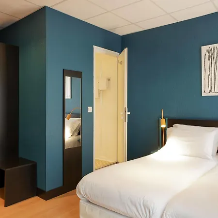 Daval Hotell 2*