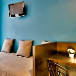 Daval Hotel