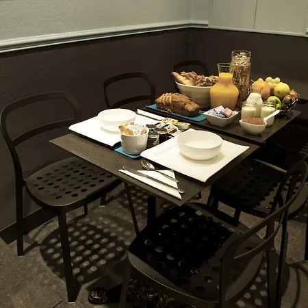 Daval Hotell 3*