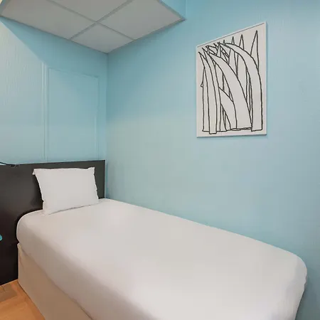 Daval Hotell 3*